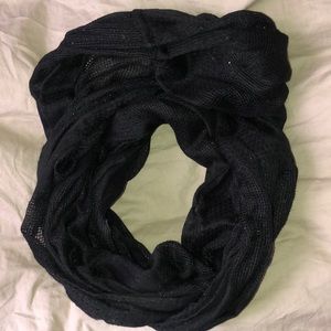 Van Heusen Black Scarf